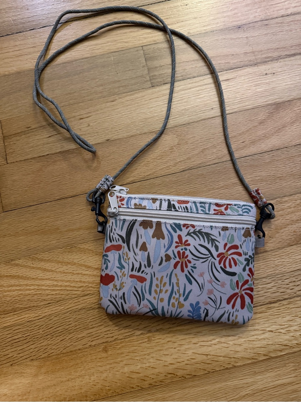 Kavu Floral Crossbody Pouch in Cream, Blue, Green & Red - Picture 3 of 4